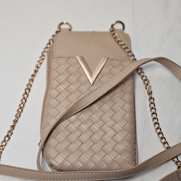Crossi Nude/Cream colored crossbody bag with gold chain strap - Picture 2 of 4